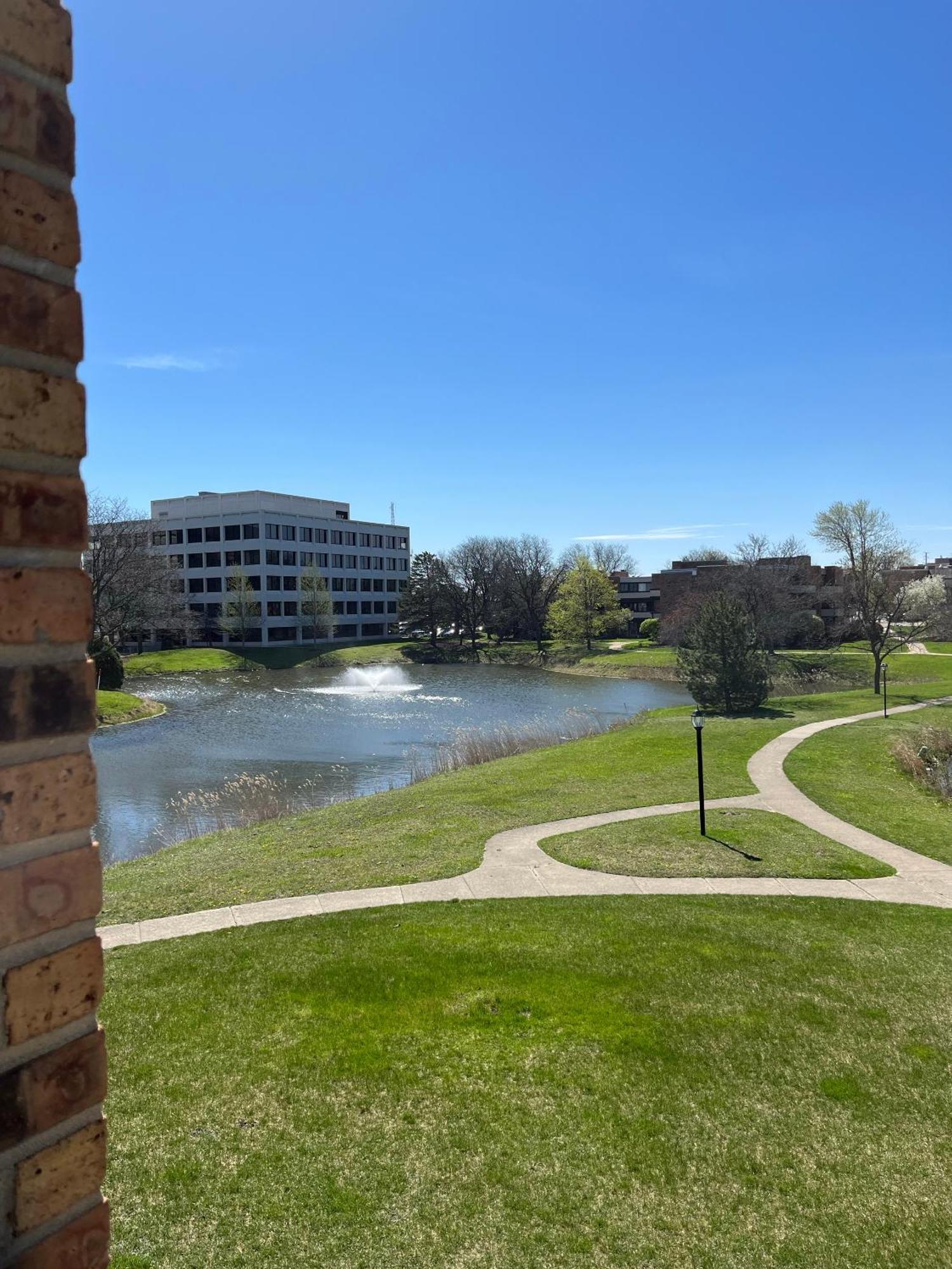 Отель Wyndham Garden Schaumburg Chicago Northwest Экстерьер фото