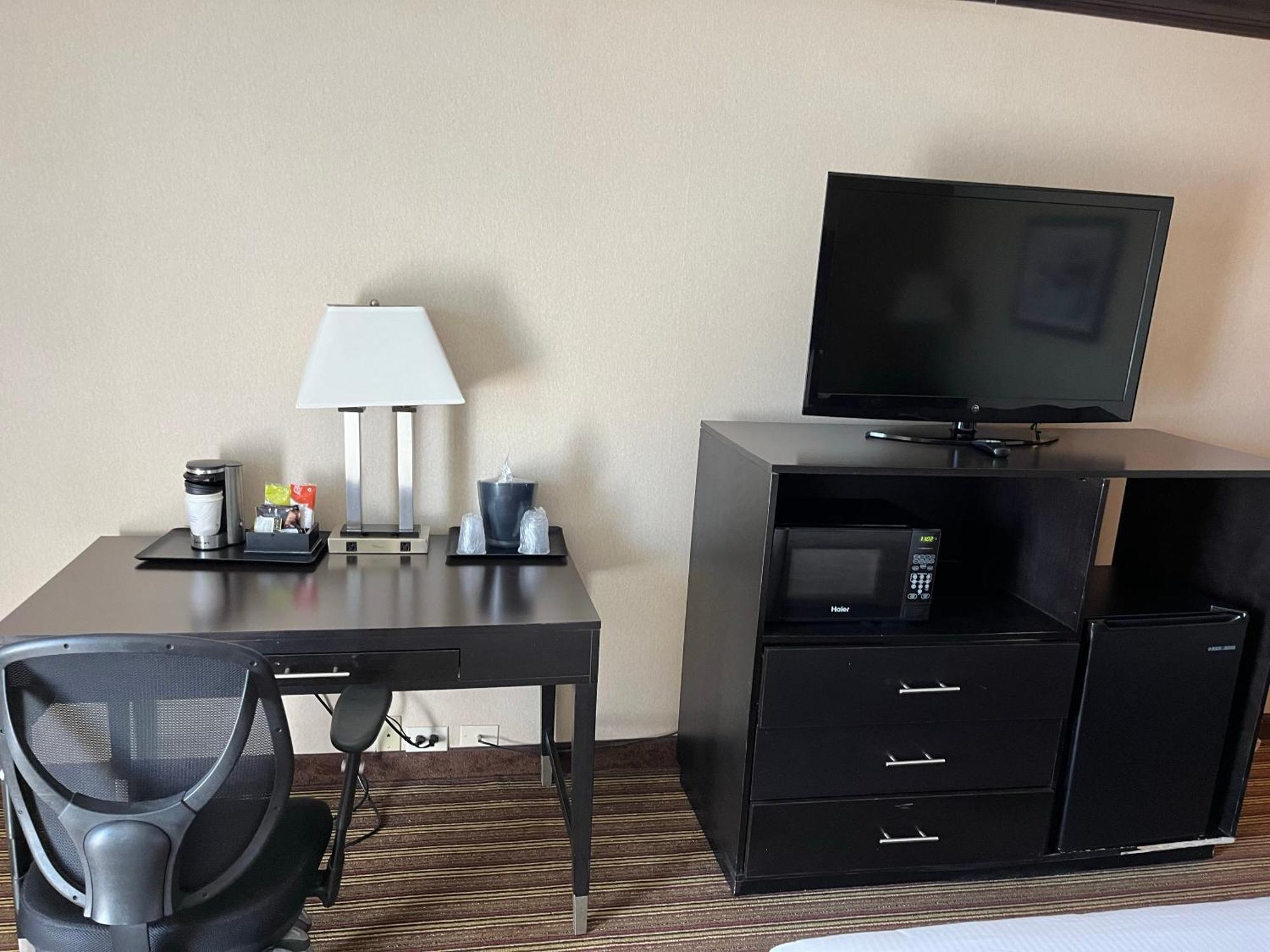 Отель Wyndham Garden Schaumburg Chicago Northwest Экстерьер фото