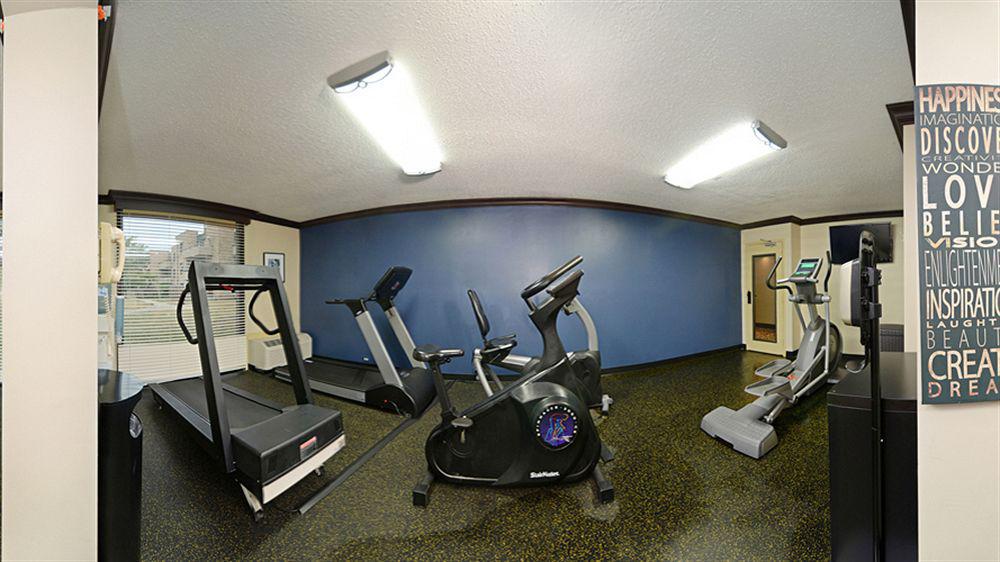 Отель Wyndham Garden Schaumburg Chicago Northwest Экстерьер фото